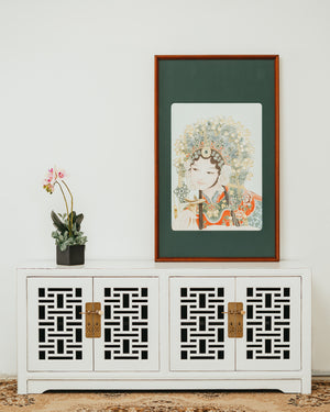 Chic White Lacquer TV Console
