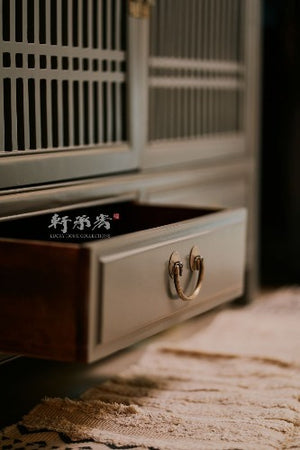 Latticework cabinet in grey lacquer