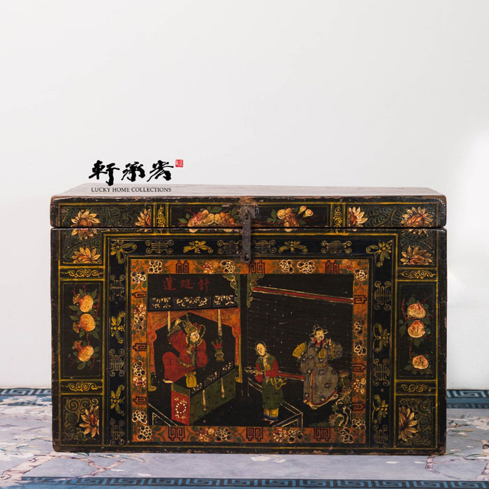 hand drawn trunk. Mid Qing era, circa 1800. Jiangxi.